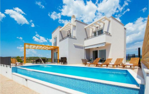 Villa Lomari